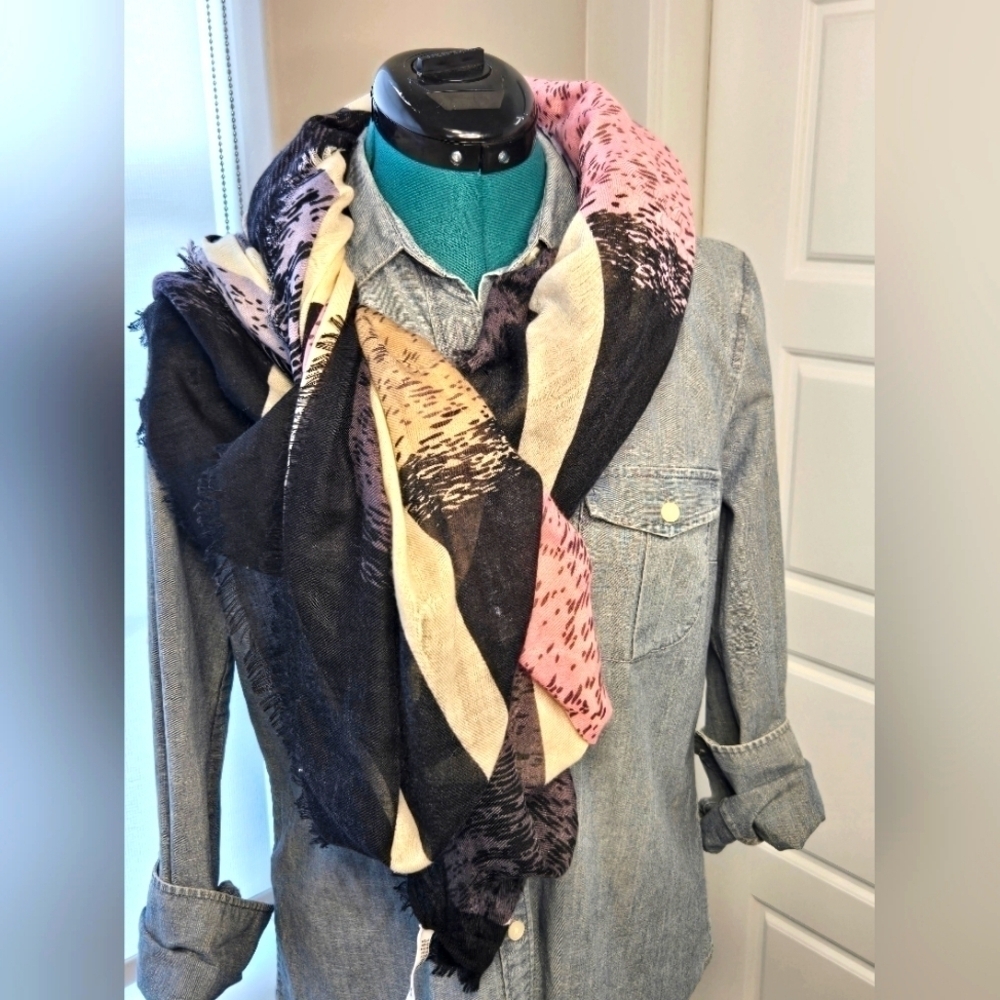 BP BRASS PLUM LIGHTWEIGHT SCARF SHAWL WRAP BLACK PINK PURPLE ABSTRACT WOMEN OS